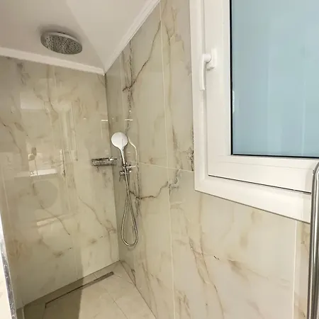 דירה Zoe Seafront סיווירי