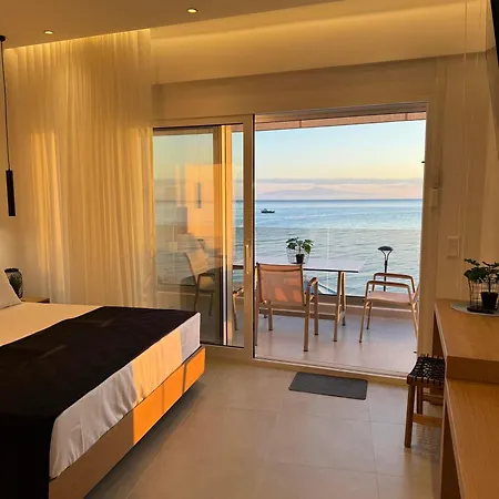 Zoe Seafront דירה